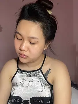Almira6868 Show Webcam