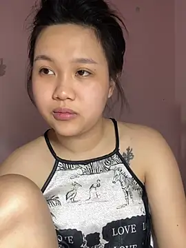 Almira6868 Show Webcam