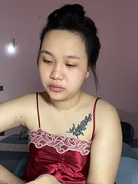 Almira6868 Show Webcam
