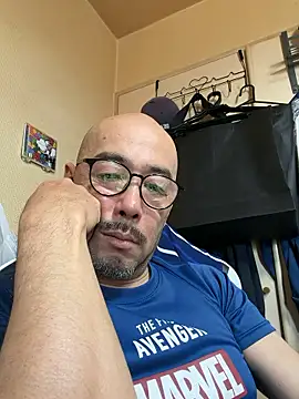 tsugu1105: διαδικτυακό σόου στην κάμερα