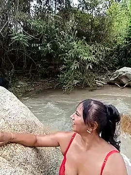 esmeralda_li ওয়েবক্যাম শো