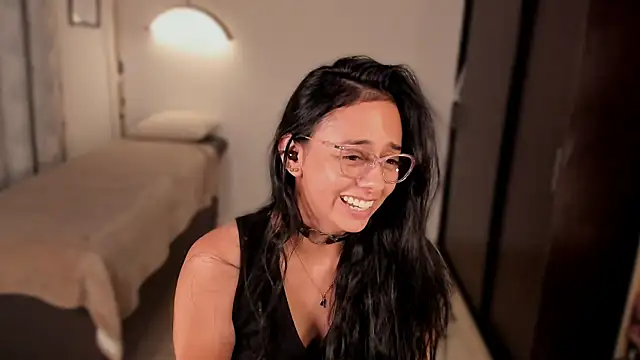 Chat +18 de MiissCanela ao vivo
