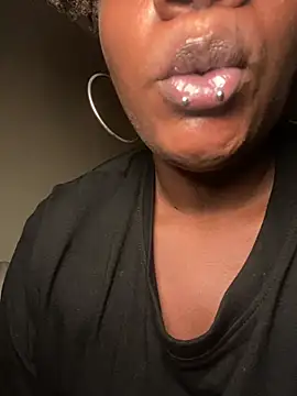 LillShayy Show in webcam