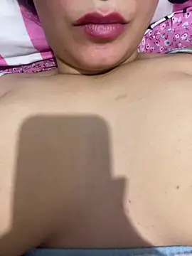 IrresistibleAttractiarabi Adlı Modelin Web Kamerası Şovu
