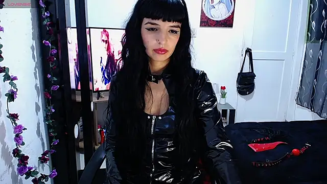 charllotee_dark's Webcam Show