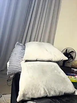 Phòng Chat Trực Tiếp Hugemassivebootie