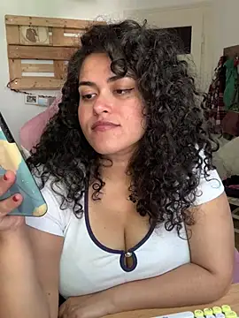 Curvydesifromgermany's Live XXX Chat