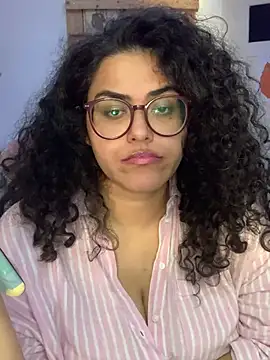 Curvydesifromgermany Adlı Modelin Canlı XXX Sohbeti