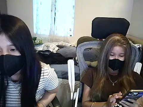 maomi_1yi Show in webcam