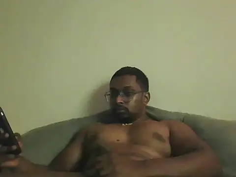 Straightchennaibull Chat XXX in diretta
