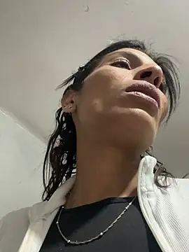 ImCrazzy's Live XXX Chat