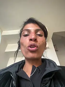 ImCrazzy's Live XXX Chat