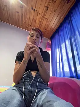 ImCrazzy's Live XXX Chat