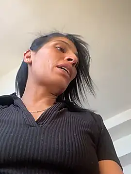ImCrazzy Adlı Modelin Canlı XXX Sohbeti