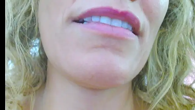 chantalsemenova1 Adlı Modelin Canlı XXX Sohbeti
