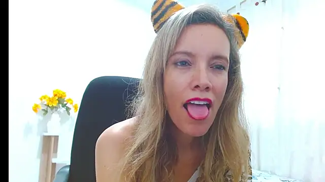 chantalsemenova1's Webcam Show