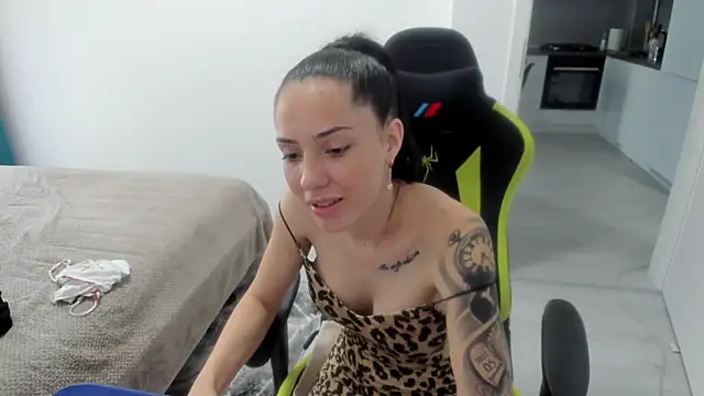 Emmapmg Webcam show