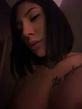 Cataleyasweet_19's Live Chat Room
