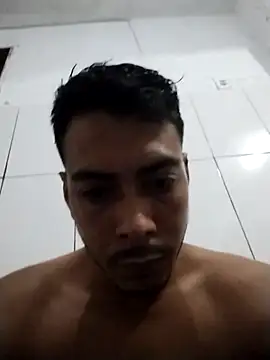 WolfmaloYkiarasex's Webcam Show