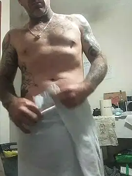 Shybutbig369: διαδικτυακό σόου στην κάμερα