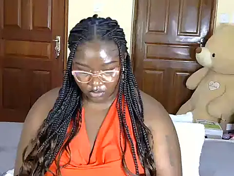 Chat +18 de Bbw__thickiana ao vivo