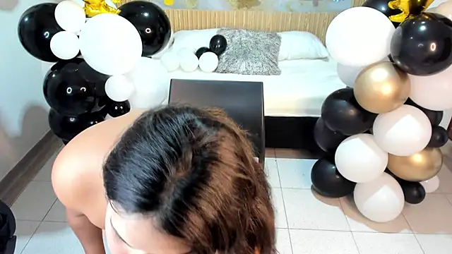 samy_19_'s Live XXX Chat
