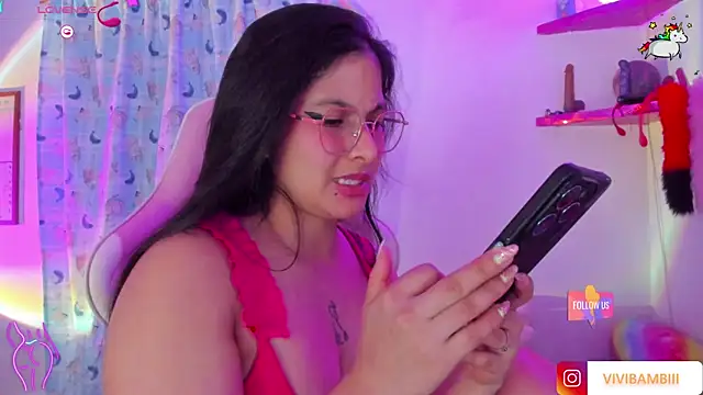 Vibambi Adlı Modelin Canlı XXX Sohbeti