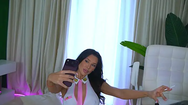 FoxieJullia – Naživo XXX chat