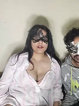 Cutehornycouples' Live XXX Chat