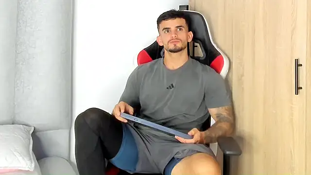 Ricardogo19 Webcam show