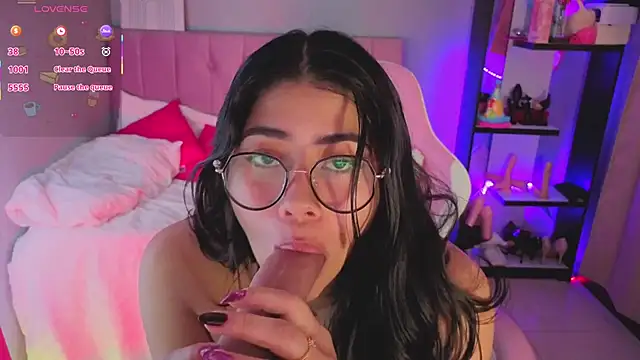 LoaLuxury's Webcam Show