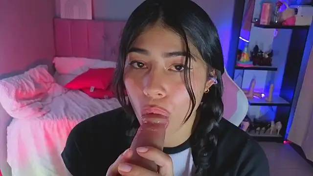 LoaLuxury Adlı Modelin Web Kamerası Şovu