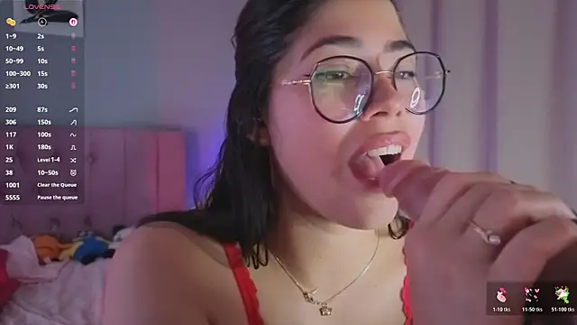 LoaLuxury's Webcam Show