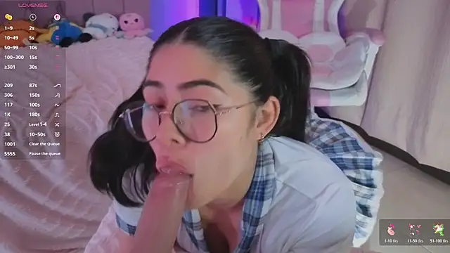 LoaLuxury's Webcam Show