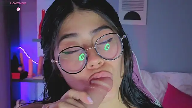 LoaLuxuryn Webbikameraesitys