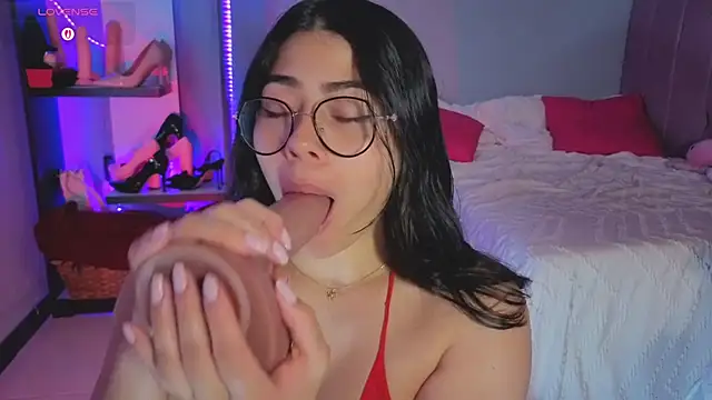 LoaLuxury's Webcam Show