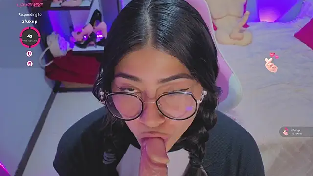 LoaLuxury Show in webcam