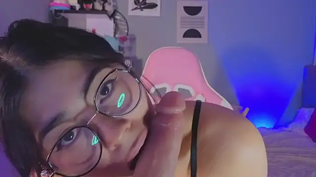 LoaLuxury: вебкам-шоу