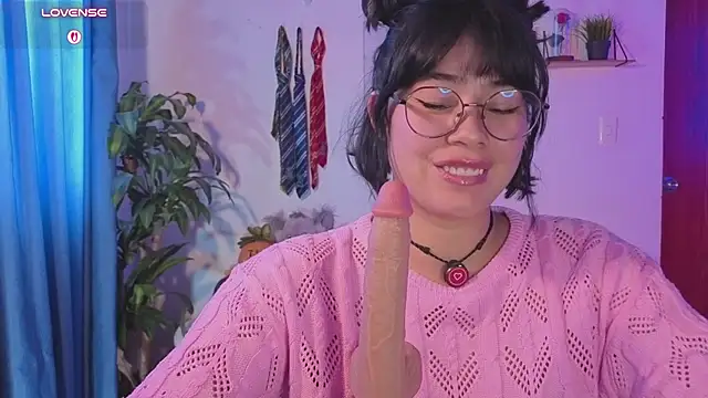 LoaLuxury's Webcam Show