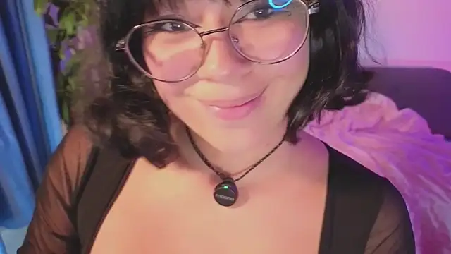 Show modela LoaLuxury na web-kameri