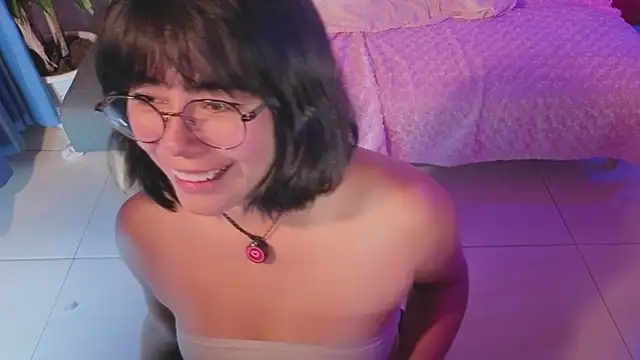 LoaLuxury's Webcam Show