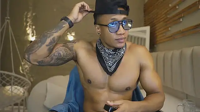 Czat XXX na żywo – Logan_Varela
