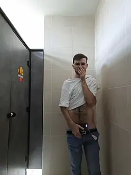 Men_use_me_for_pleasure webcam show