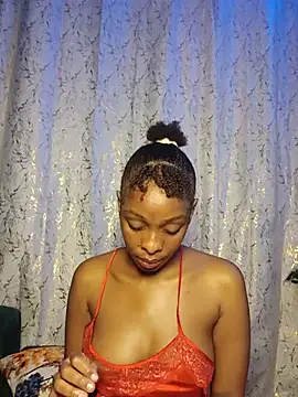 XXX chat uživo modela Yoyo--_