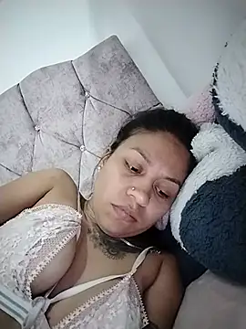 Tiphanydirty3 Adlı Modelin Canlı XXX Sohbeti