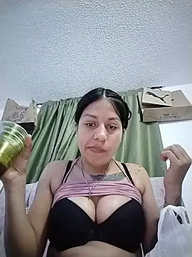 Tiphanydirty3 élő XXX-chatje
