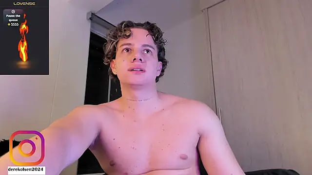 عرض كام DerekOlsen