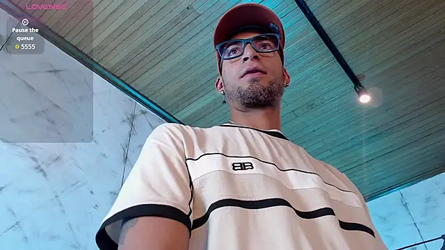 DrakeNeumann Webcam Show