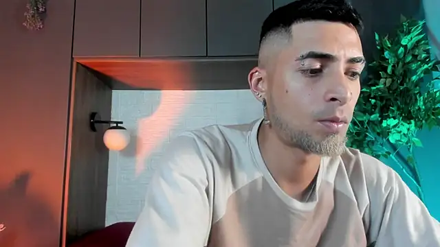 عرض كام DrakeNeumann