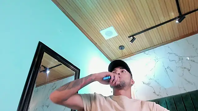 DrakeNeumann Show Webcam